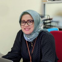 Dr. Helni Mutiarsih Jumhur